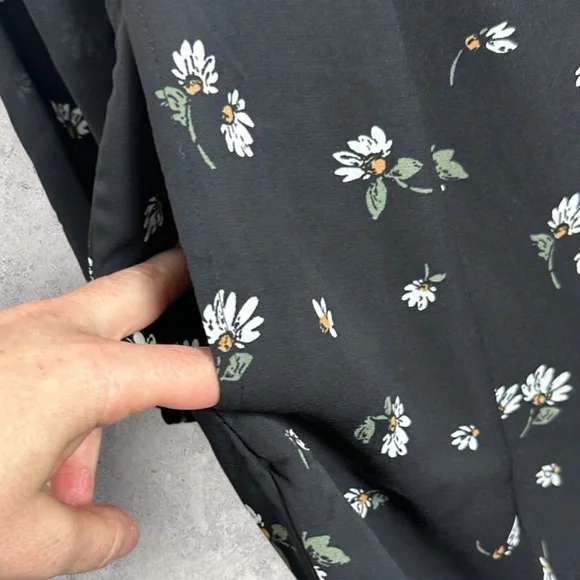 Abercrombie‎ & Fitch Smocked Black Floral Dress Size Small Mini Long Sleeve Boho - Picture 8 of 16